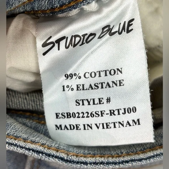 NEW Studio Blue Jean Shorts Ripped Cuffed Juniors Teen 28 Road To Joy Wash 1180 - Picture 5 of 7